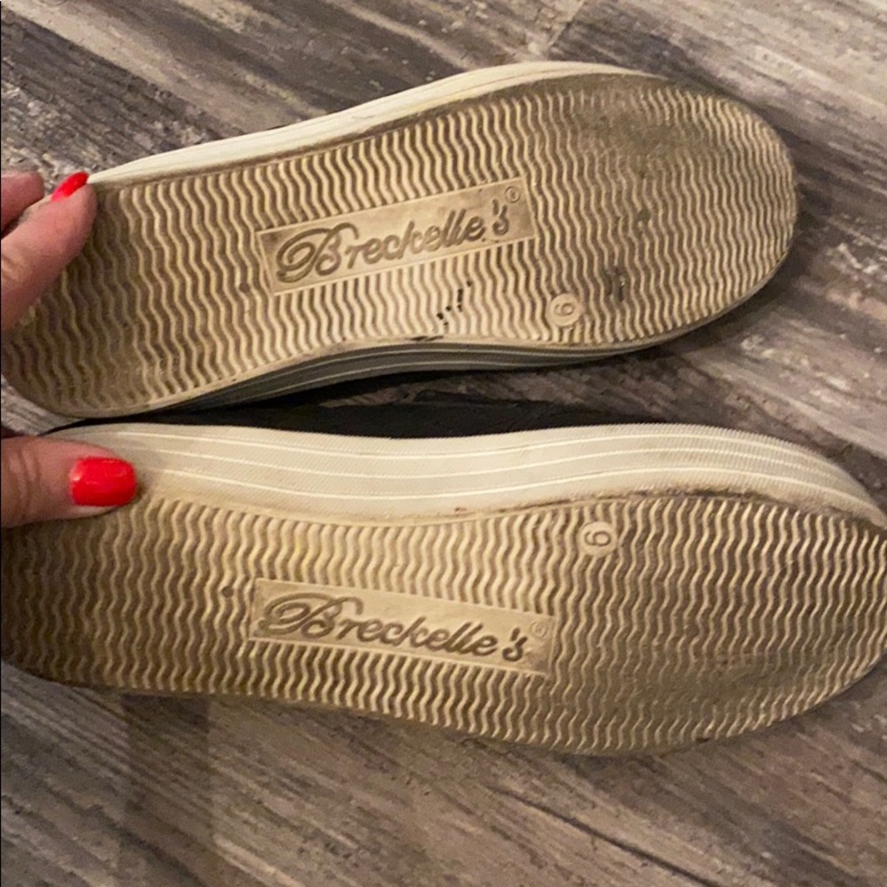 Shoes - Picture 2 of 3